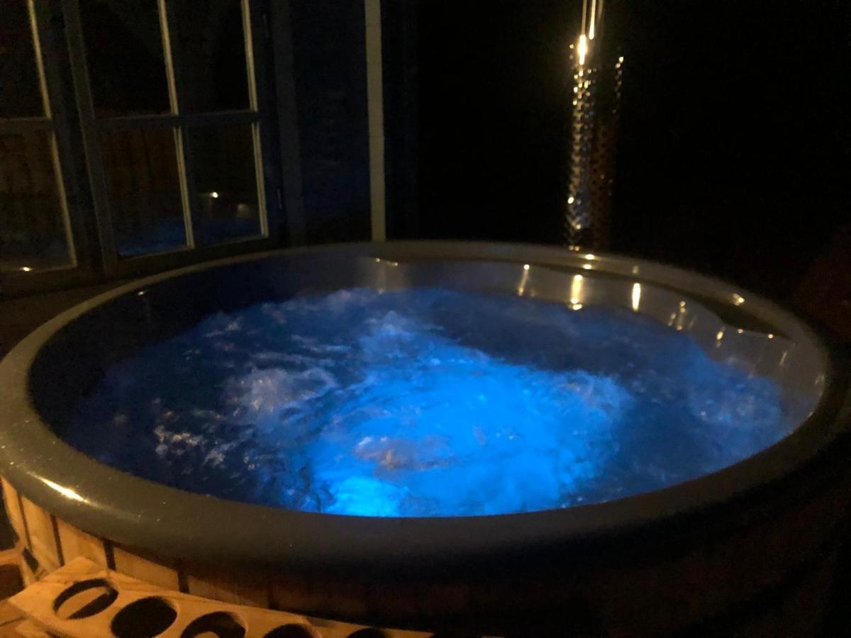 Highland Cabin - Relaxing Hot Tub 인버네스 외부 사진